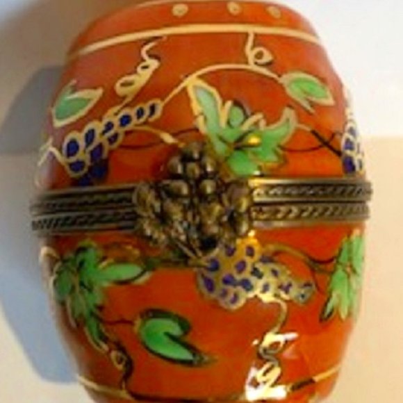 Vintage Limoges French Peint Main Porcelain Wine Barrel &4 Bottles Trinket Box - Picture 6 of 8